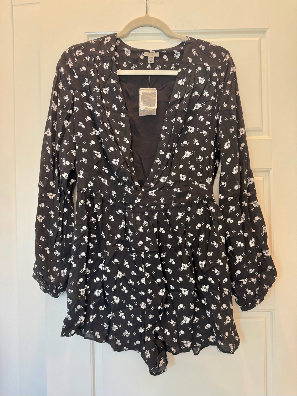 Ecoté Black Floral Romper Size M